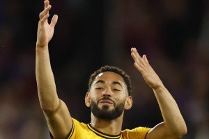 曼联没钱了？欧冠梦碎亏1亿！阿莫林：夏窗“躺平”，但我在带飞！