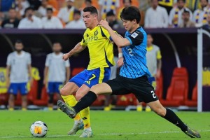 正式加盟热刺！足球专家曾赞高井幸大：他在亚冠把C罗防得死死的