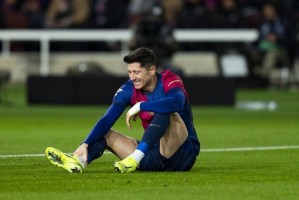 莱万：巴萨犯了很多错误，我们不能像今天这样踢球