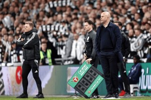 英超年度最佳教练候选盘点：五位名帅谁将问鼎殊荣？